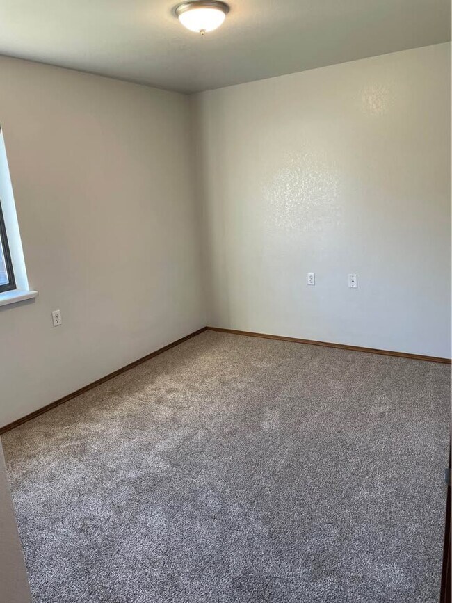 Foto del edificio - 2745 Glen Creek Pl