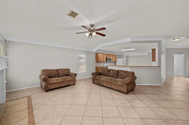 Foto del edificio - 8014 Blackcherry Ln