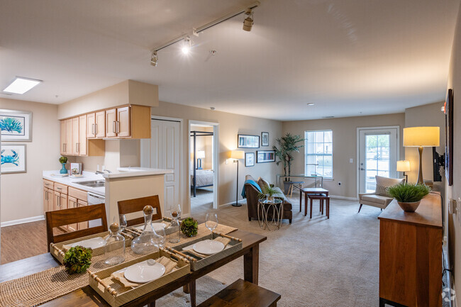 2BR, 2BA - Griffith - 1099SF - Dining Area - Arbor Brook Apartments