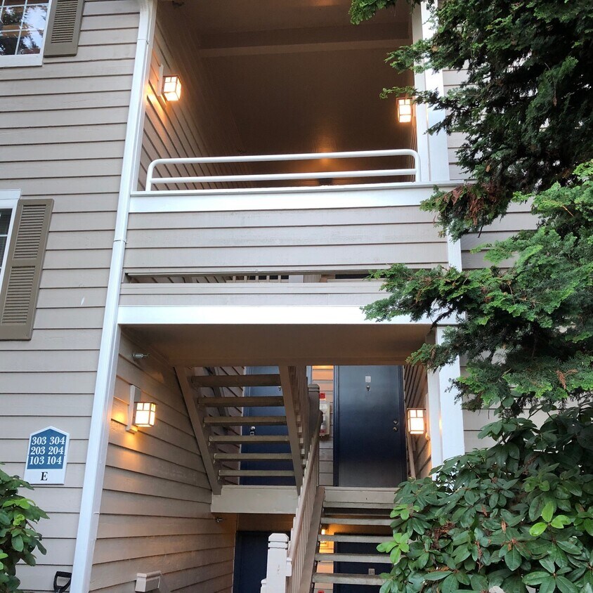 14057 NE 181st St, Woodinville, WA 98072 Townhome Rentals in