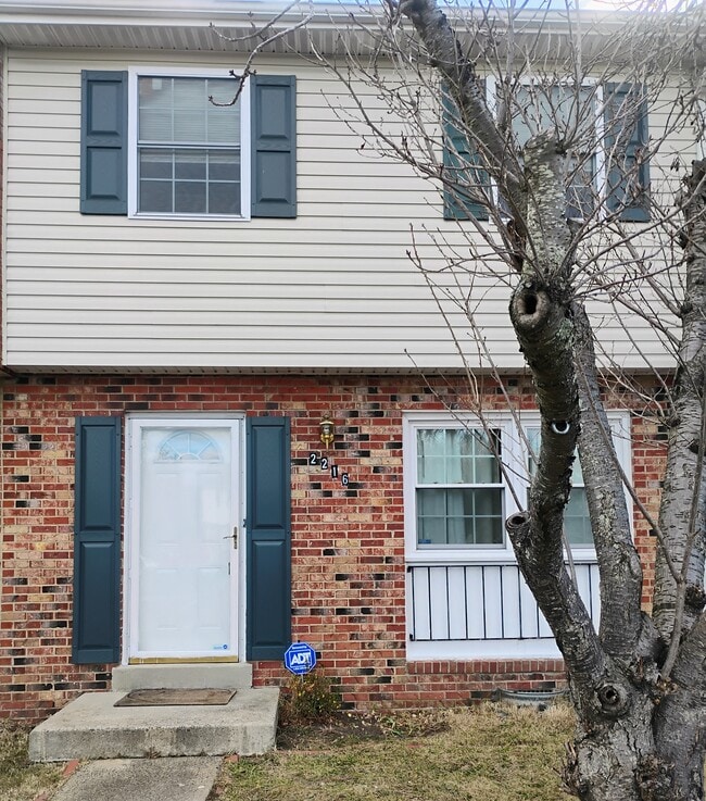 Building Photo - 2216 Fort Pickens Ct