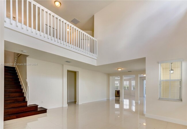 Foto del edificio - 6950 NW 104th Ct