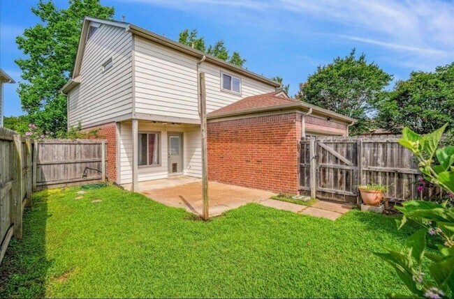 Building Photo - 772 Breeze Way