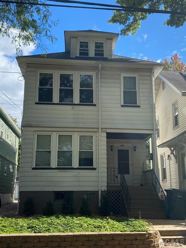 Primary Photo - 324 Wayne St