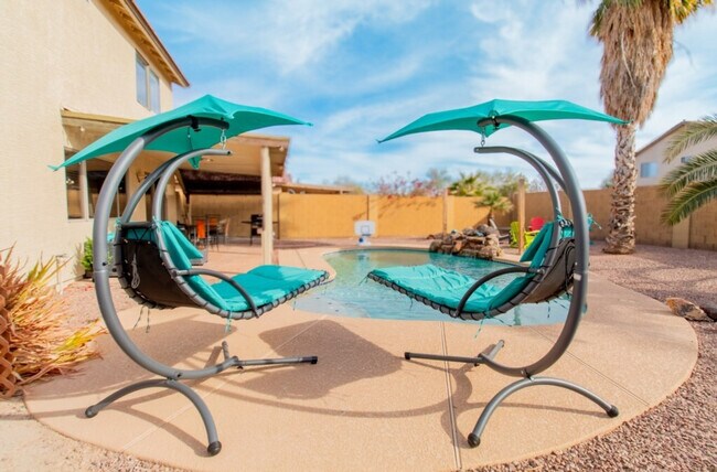 Foto del edificio - 1387 E 10th Pl