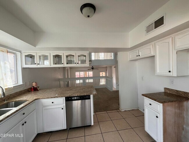Foto del edificio - 6105 Pecan Park Pl