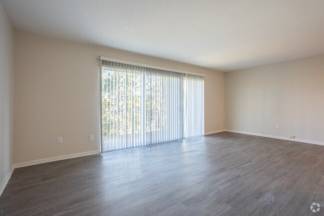3BR, 1.5BA - 1,157SF - Living Room - Briarlane Apartments