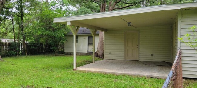 Building Photo - 1205 Saber Ct