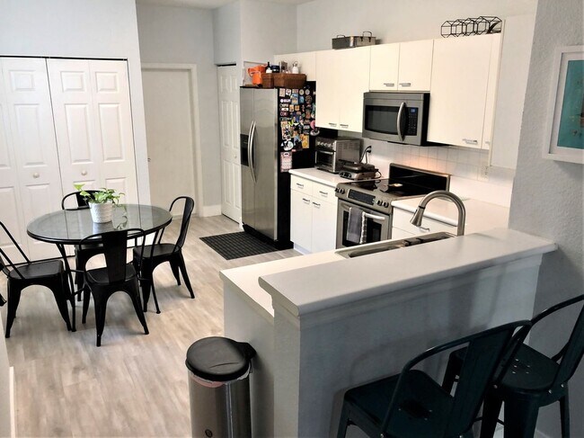 Foto del edificio - 2233 Ensenada Terrace