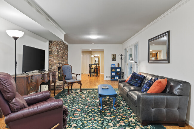 Building Photo - 1170 Kingston Dr NE