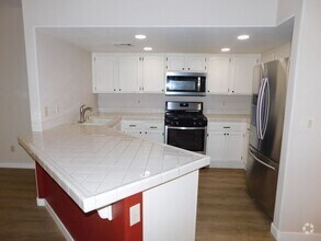 Building Photo - 8301 Boseck Dr