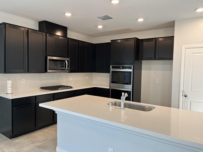 Foto del edificio - 396 Purple Sandpiper St
