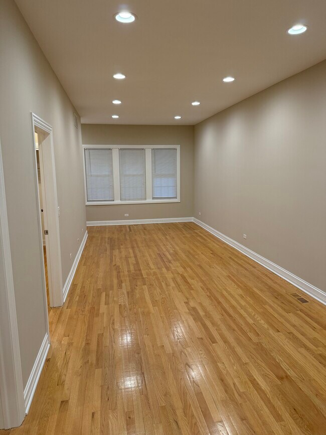 Foto del edificio - 2446 N Campbell Ave