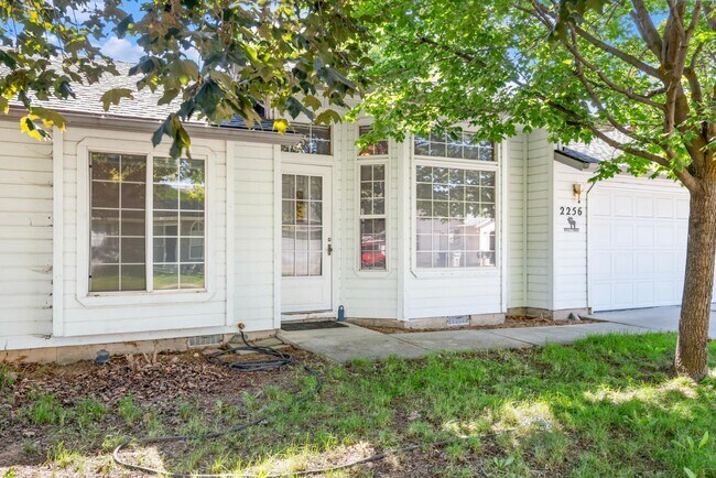 Foto del edificio - 2256 N Pawnee Ln