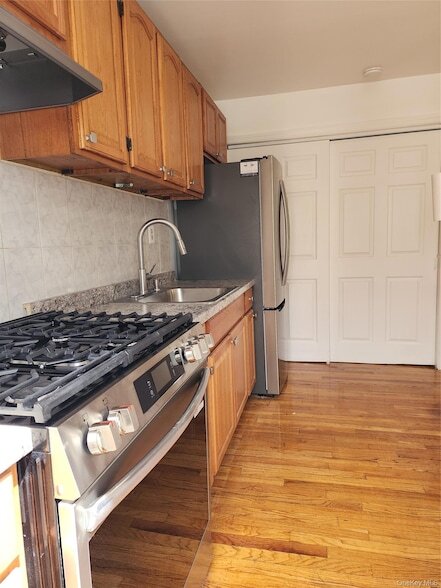 Foto del edificio - 401 Rhodes Ln