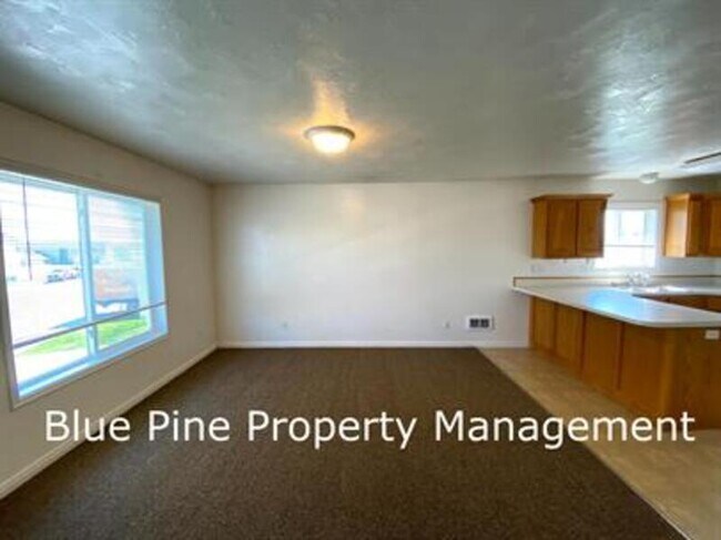 Foto del edificio - 3156 Chasewood Dr