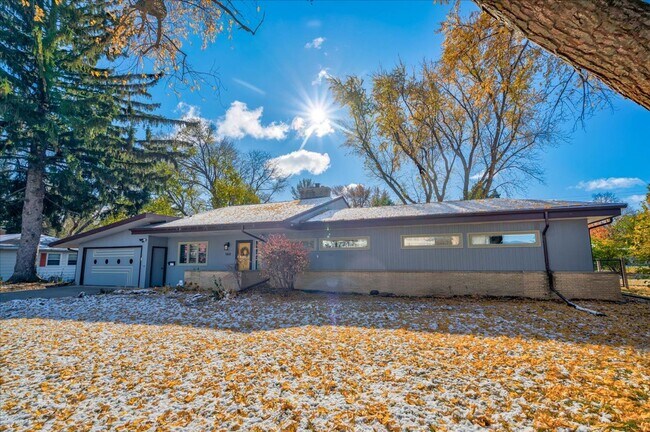 Foto del edificio - 5601 Russett Rd