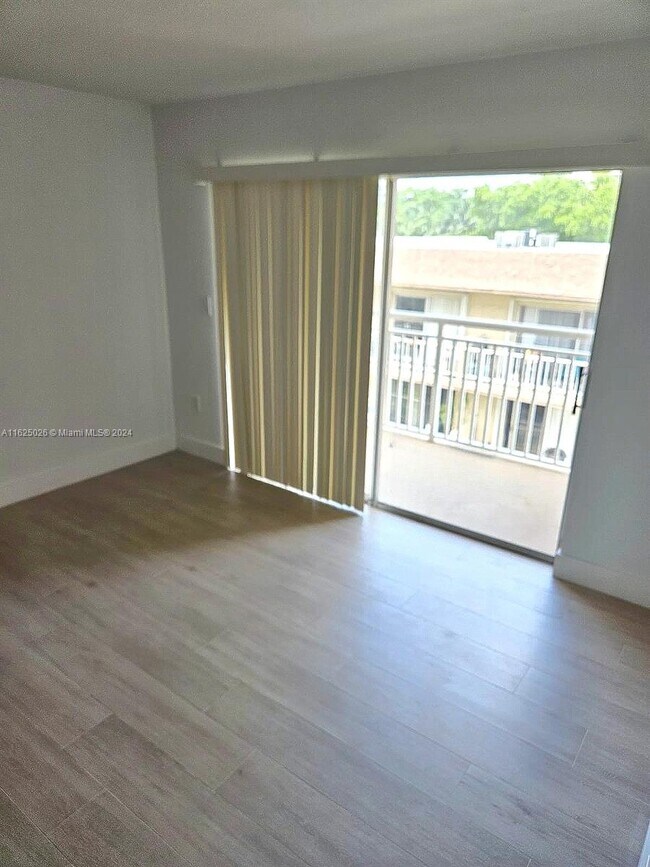 Foto del edificio - 17051 NE 35th Ave