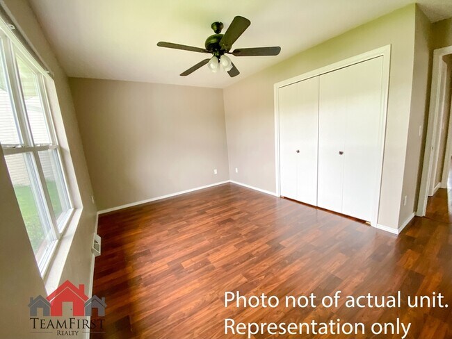 Foto del edificio - 1254 Crown Ct
