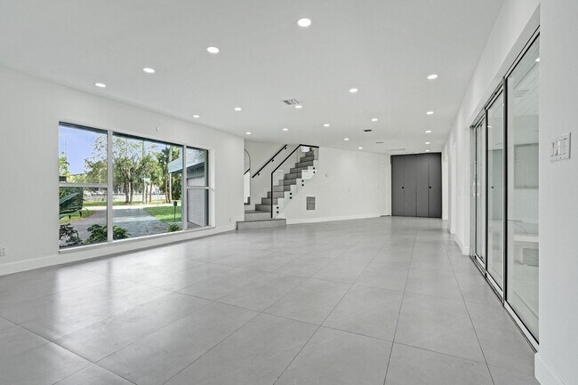 Foto del edificio - 6700 E Tropical Way