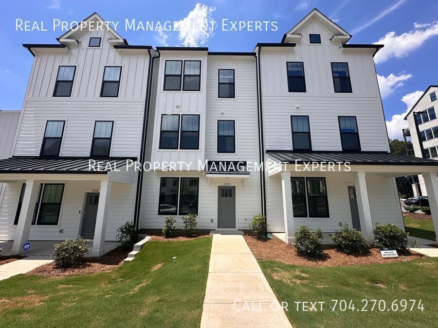 Primary Photo - 15310 Ballancroft Pkwy