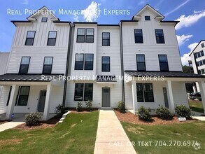 Building Photo - 15310 Ballancroft Pkwy