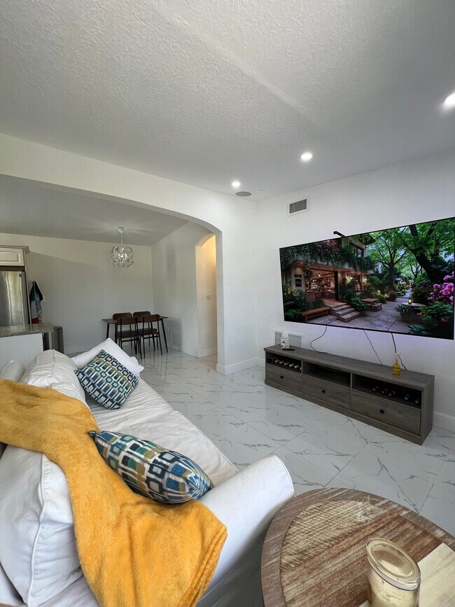 Foto del edificio - 4170 NE 15th Ave