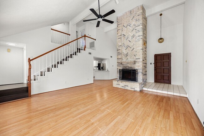 Foto del edificio - 2010 Courtshire Ln