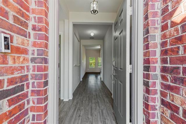 Foto del edificio - 1460 Acmite Ave