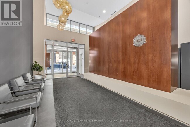 Building Photo - 360-360 McLeod St