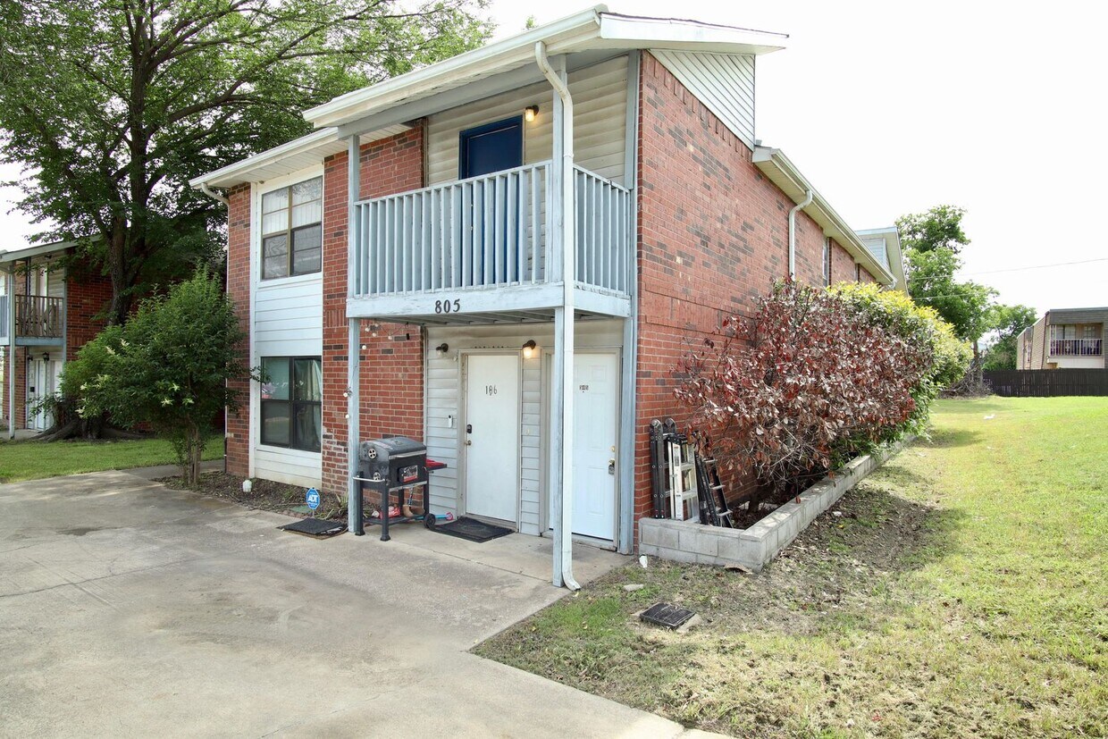 Primary Photo - Apartment