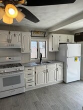 Building Photo - 4 Shaws Ln