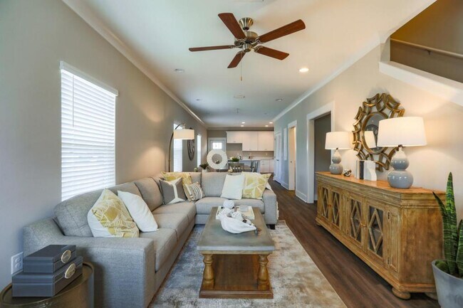 Building Photo - 374 Date Palm Lane
