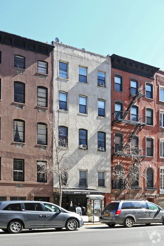 Primary Photo - 322 Second Ave