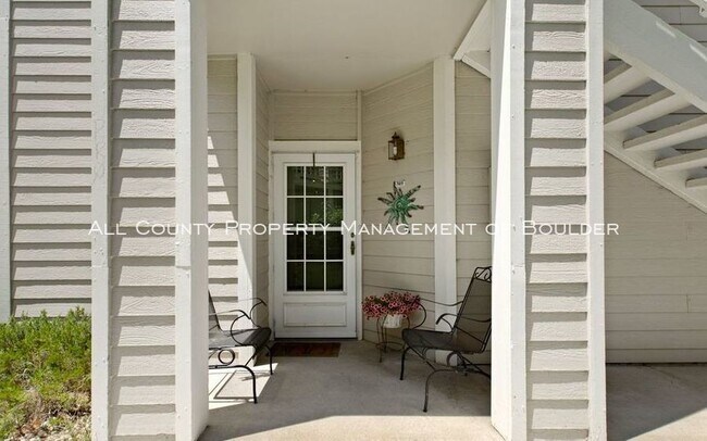 Building Photo - Ground Level Condo in Great Location