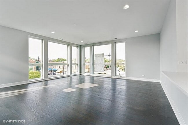 Building Photo - 3620 W Irving Park Rd