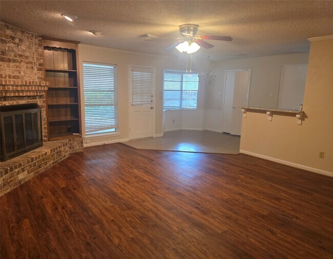 Building Photo - 12703 Pleasant Grove Rd