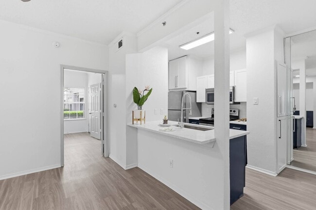 Building Photo - Aventura Cimarron