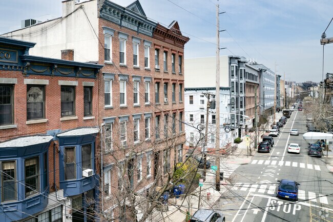 Foto del edificio - 422 Madison St