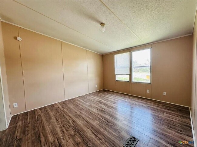 Foto del edificio - 1203 W Main St