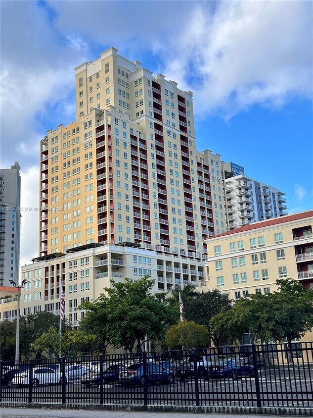 Foto principal - 7350 SW 89th St