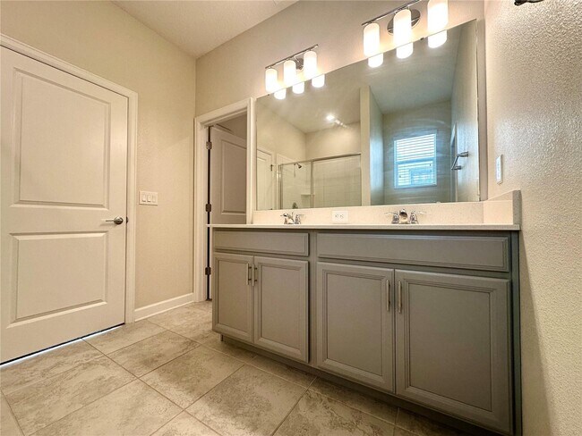 Building Photo - 10247 Love Story St