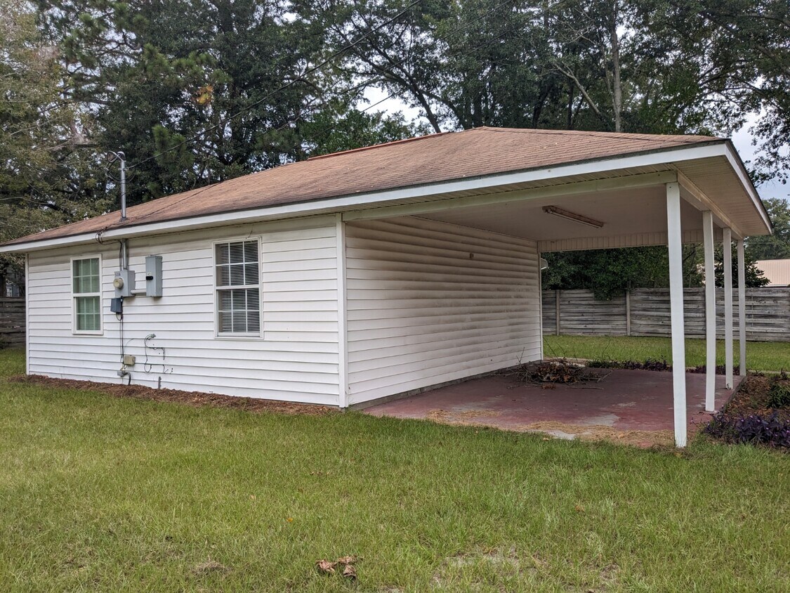 Primary Photo - 505 Slayton St