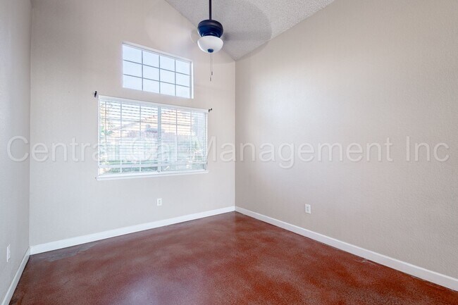 Foto del edificio - 3 Bedroom/2.5 Bath Home in Silver Creek - $2295 Per Month!
