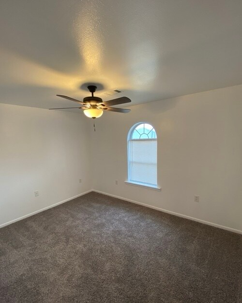 Foto del edificio - 3139 Parish Cemetery Rd