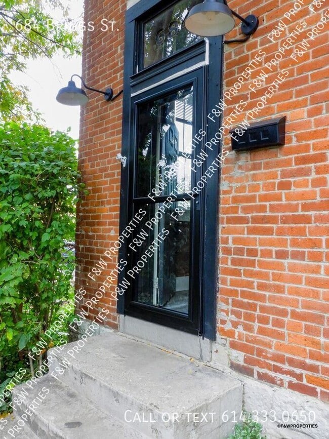 Foto del edificio - 684 Briggs St