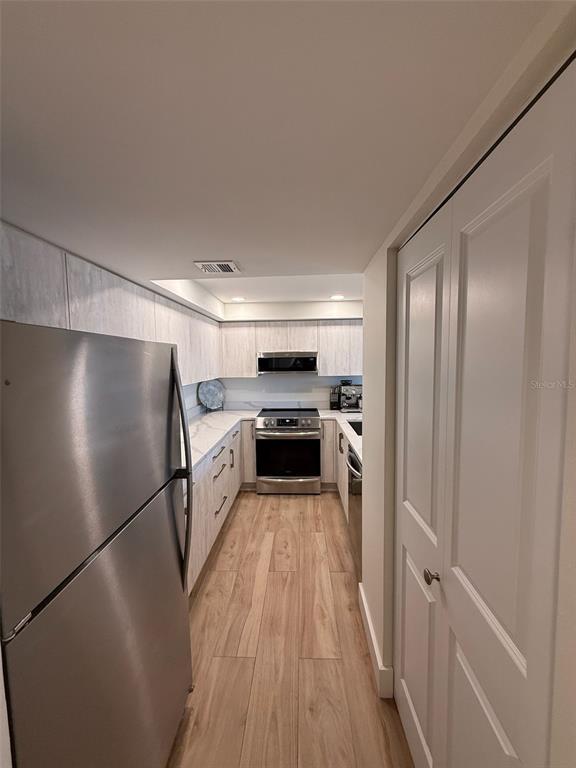 Building Photo - 11 Sunset Dr