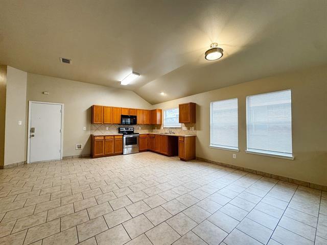 Foto del edificio - 8325 Whispering Willow Ln