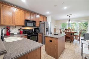 Building Photo - 7323 Black Walnut Way