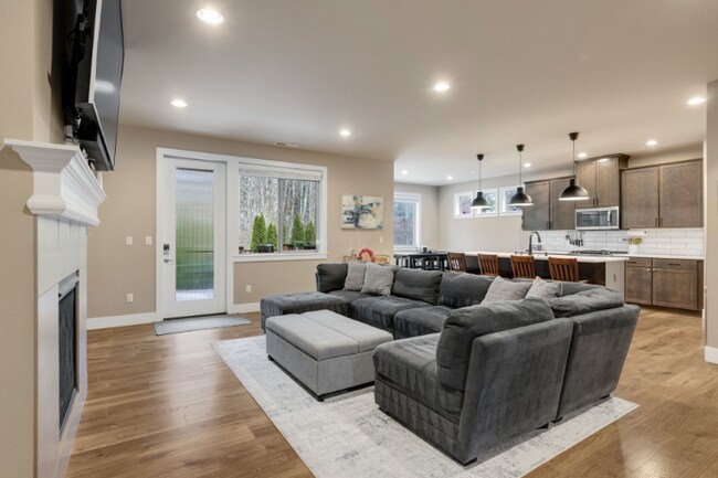 Foto del edificio - 868 Chelan Ave NE